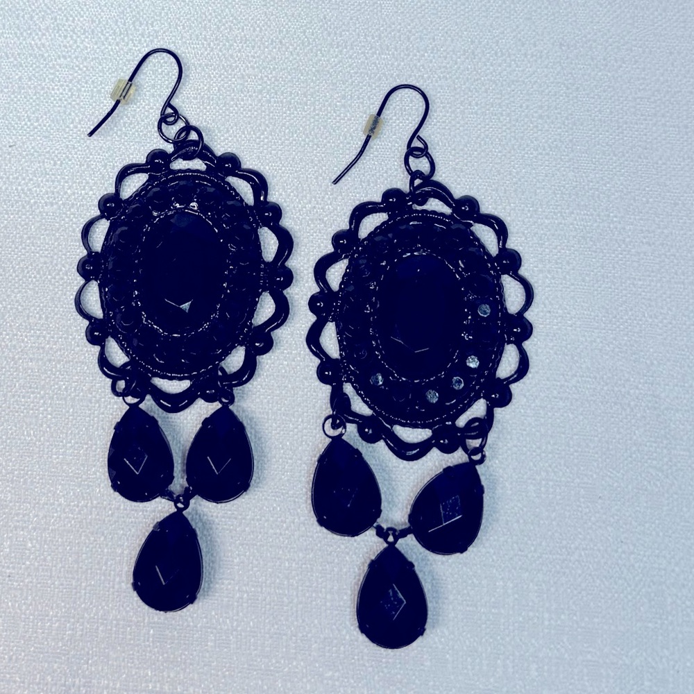 Elegant Black Dangle Earrings